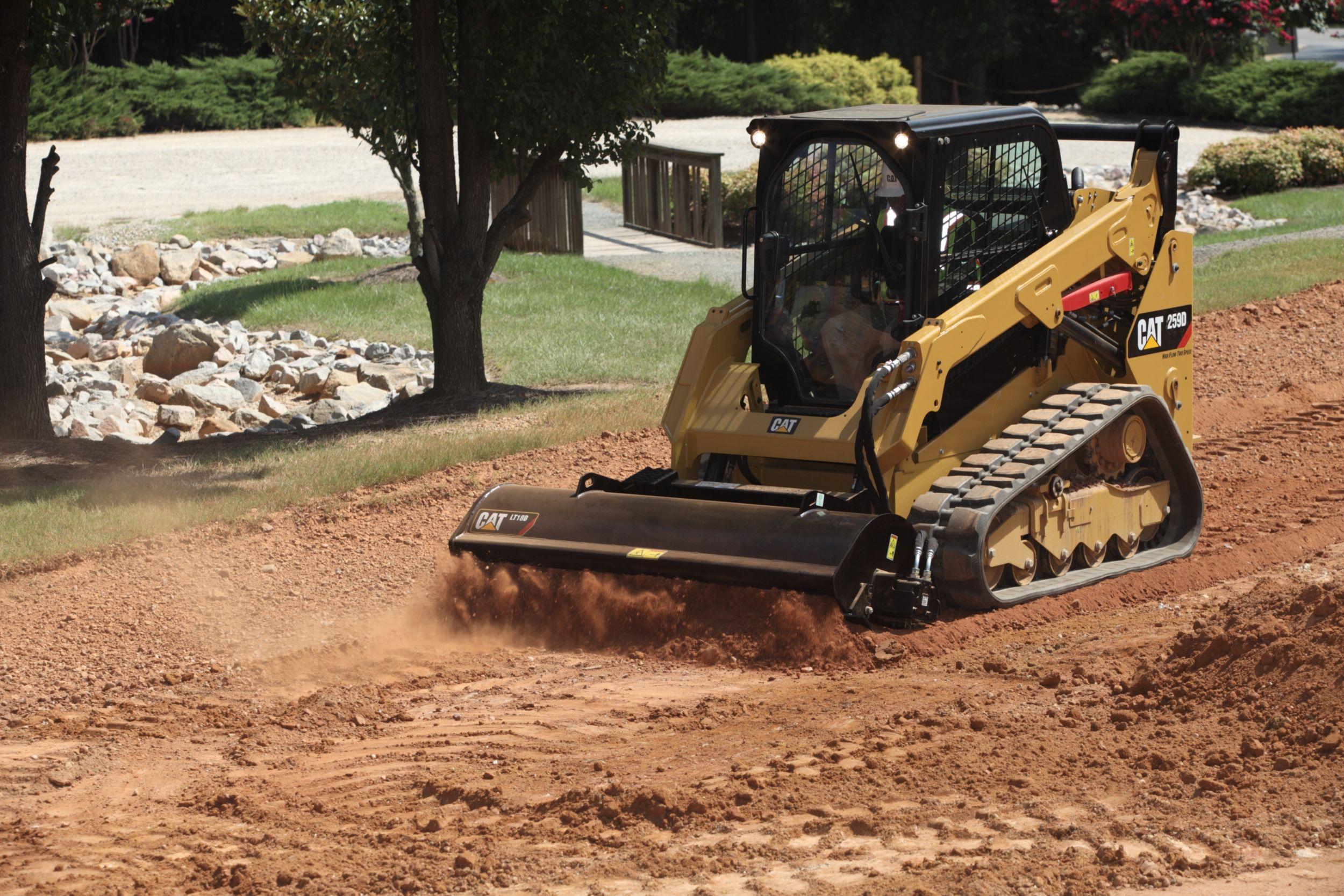 Bobcat T770 vs. CAT 297D