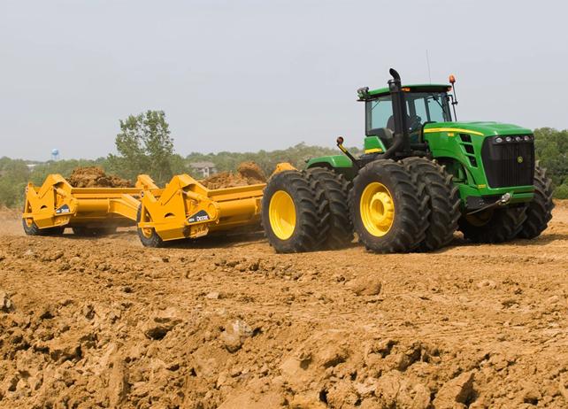 Efficient Topsoil Stripping with Deere Pull Pans