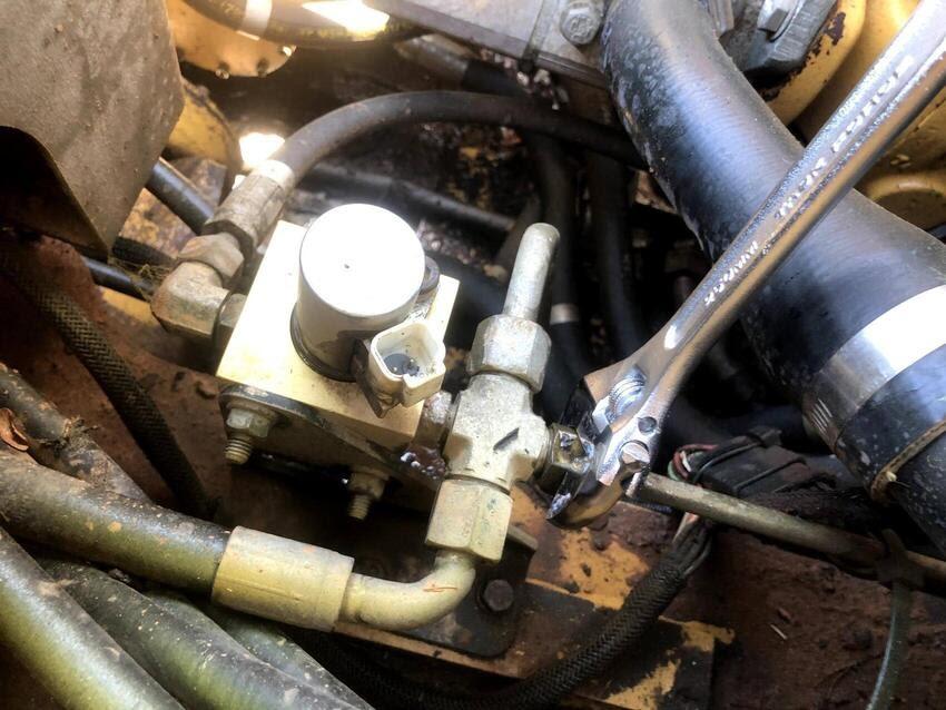 CAT 287B Parking Brake Solenoid CAT 287B Parking Brake Solenoid