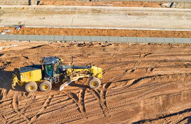 Efficient Topsoil Stripping with Deere Pull Pans